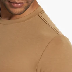 Current Tech Tee | Wheat -Deals Haute Drape Store V195WHE FA23 M ECOMM TOPS DETAIL 7