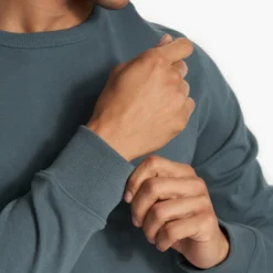 Belleview Crew | Lake -Deals Haute Drape Store V280LAK FA23 M ECOMM fleece DETAIL 5