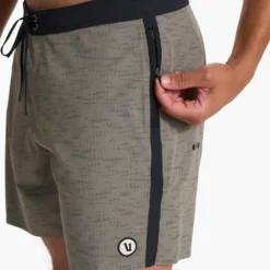 Peak Boardshort | Woodash Slub -Deals Haute Drape Store V374WAS SP23 M ECOMM BOARDSHORTS DETAIL 1318 1x1 8a5485fd 4bfc 4580 a5cf aeadd95cef4e