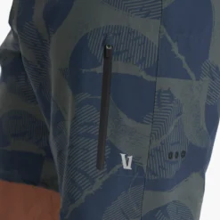 Infinity Boardshort | Smoked Beryl Deco 9 Infinity Boardshort | Smoked Beryl Deco -Deals Haute Drape Store V383SBD SP23 M ECOMM BOARDSHORTS BOTTOM 1710 1X1 cac5d05d d0d0 45b6 bfdd a49801576322