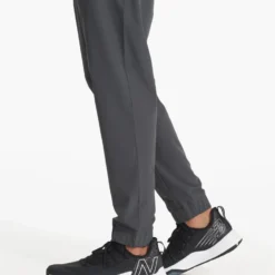 Transit Jogger | Charcoal -Deals Haute Drape Store V417CCL SP18 M ECOMM DETAIL 0720